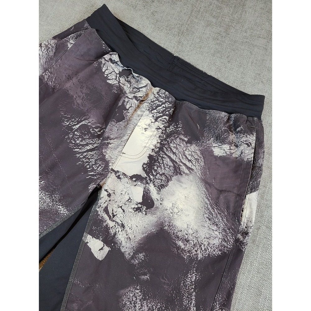 Lululemon Shorts Mens M Black Gray Run Response Ariel Ice Stretch Workout Gym